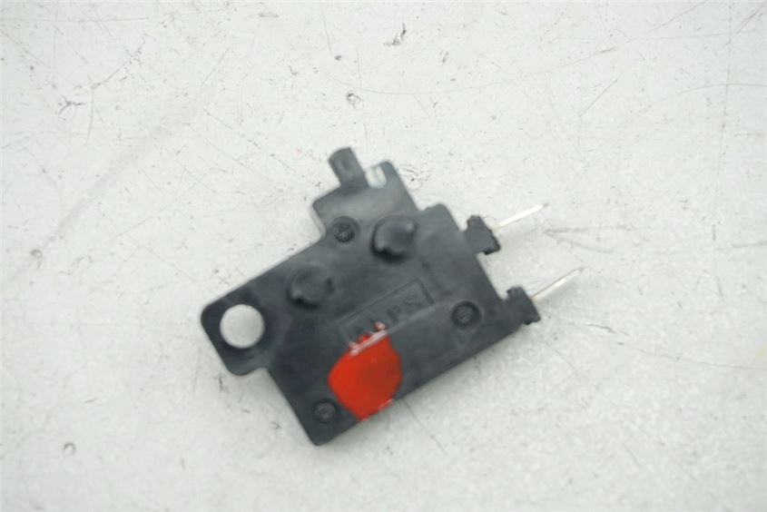 HONDA CBR 125 R JC39 INTERRUPTOR LUZ DE FRENO DELANTERO