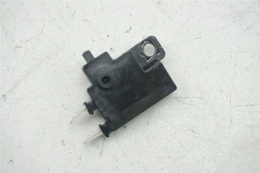 HONDA CBR 125 R JC39 INTERRUPTOR LUZ DE FRENO DELANTERO
