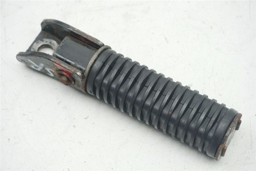 HONDA CB 650 C RC05 PILLION FOOTPEG RIGHT HOLDER FOOTPEG