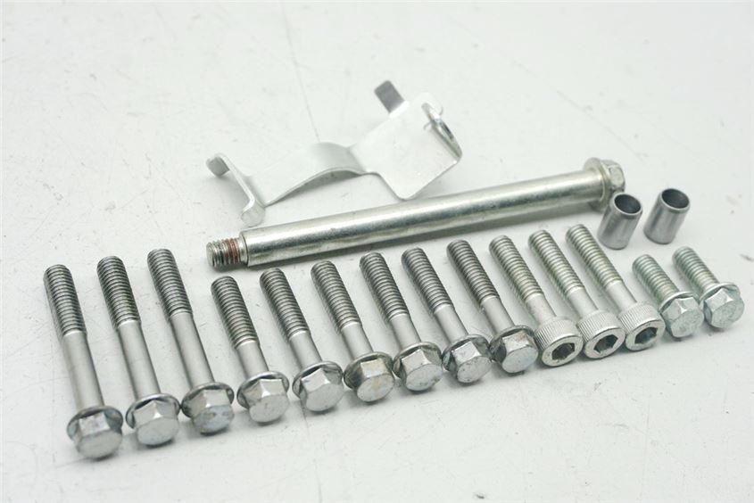 HONDA CBR 125 R JC39 SCHRAUBEN LIMADECKEL MOTORDECKEL STATOR