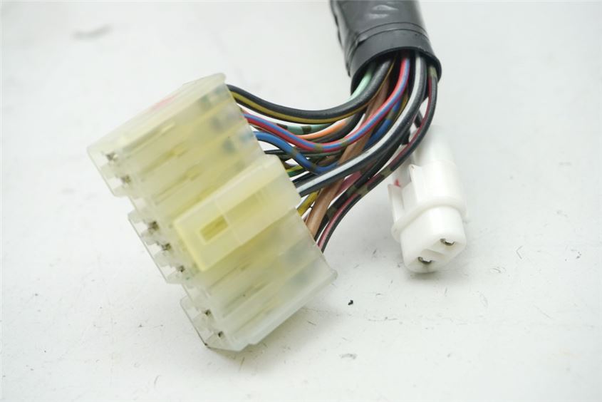 SUZUKI GSX-R 600 WVCV MAZO DE CABLES CUADRO DE INSTRUMENTOS FARO INTERMITENTES