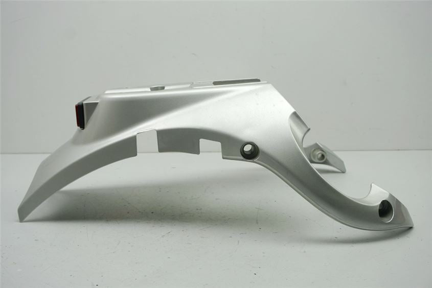 KYMCO HIPSTER 125 R1 KOTFLÜGEL HINTEN FENDER HALTER SOZIUSSITZ RADLAUF