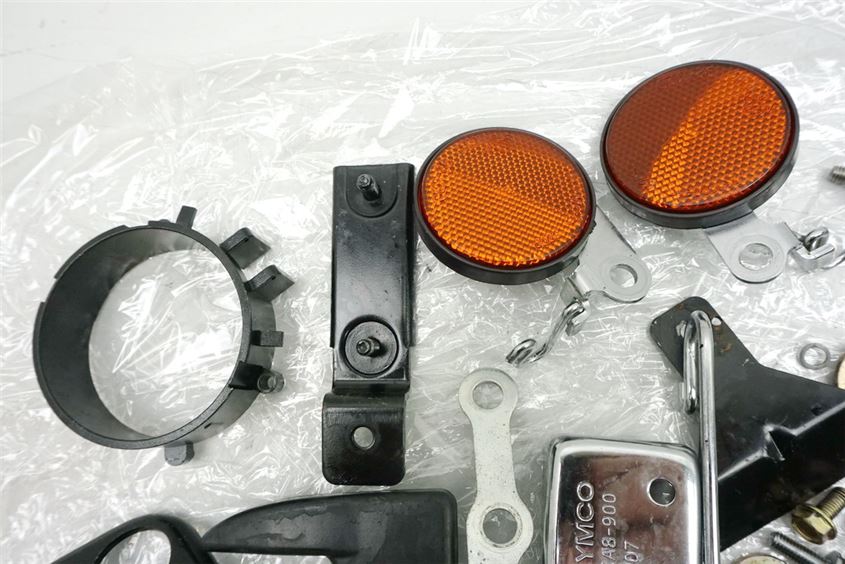 KYMCO HIPSTER 125 R1 SCHRAUBEN & KLEINTEILE & HALTER
