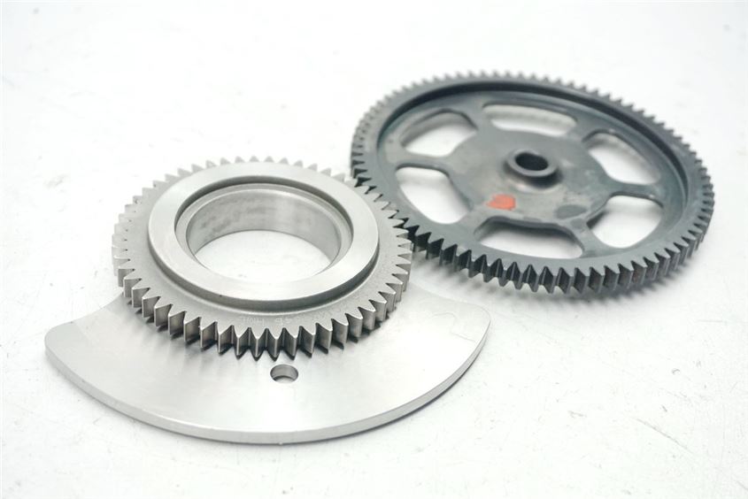 BMW R 1200 RS R12WR (LC) BALANCE WEIGHT DRIVE SPROCKET OIL PUMP PINION