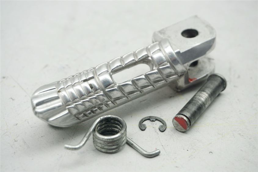 SUZUKI GSX-R 750 WVCF K6 K7 FUßRASTE FAHRER LINKS FOOTREST