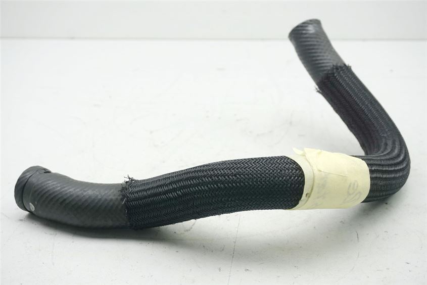 SUZUKI GSX-R 750 WVCF K6 K7 KÜHLERSCHLAUCH KÜHLER RECHTS -> THERMOSTAT