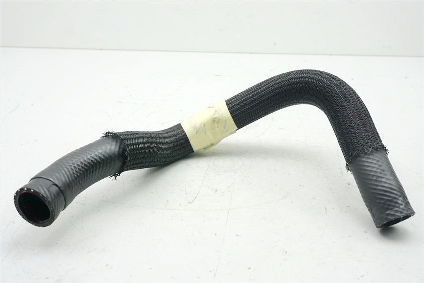SUZUKI GSX-R 750 WVCF K6 K7 KÜHLERSCHLAUCH KÜHLER RECHTS -> THERMOSTAT