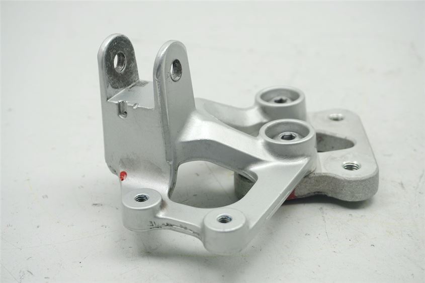 SUZUKI GSX-R 750 WVCF K6 K7 SOPORTE ESTRIBERA IZQUIERDA CONDUCTOR ESTRIBERA