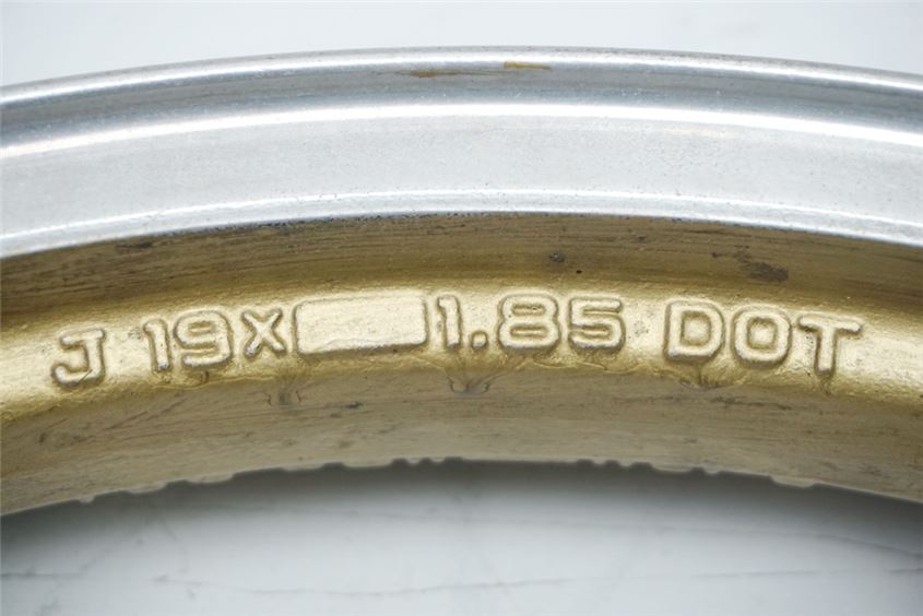 KAWASAKI Z 440 KZ 440 A FELGE VORN VORDERRAD WHEEL - F 1027