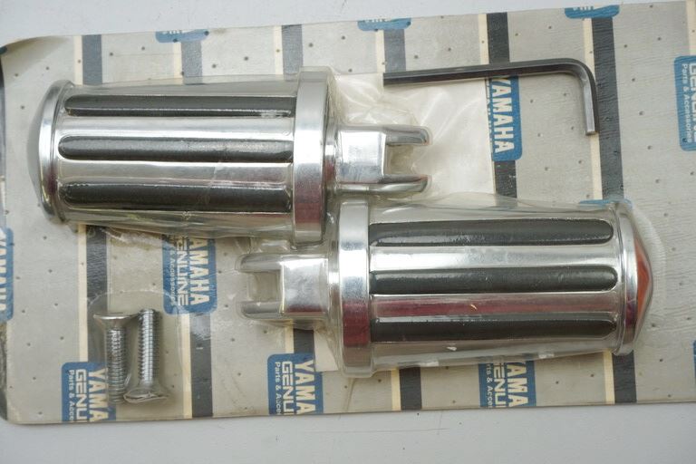YAMAHA FOOTPEGS RIDER ACCESSORIES - ORIGINAL - NEW