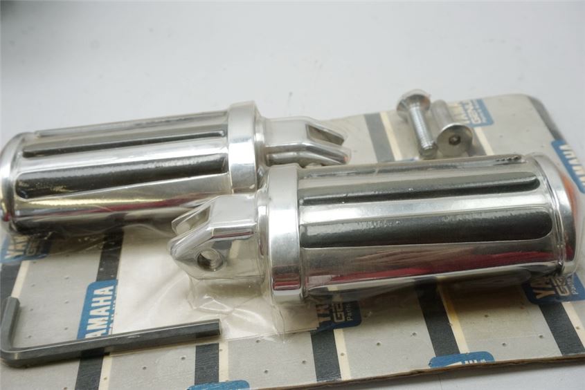 YAMAHA FOOTPEGS RIDER ACCESSORIES - ORIGINAL - NEW