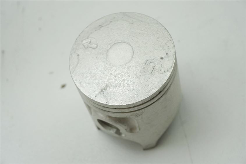 YAMAHA NOS MOTORCYCLE 1981 YZ80 PISTON .25MM OVER P/N 5X2-11635-01