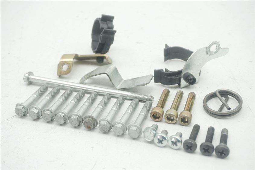VESPA GTS 250 i.e. TORNILLOS TAPA MOTOR DERECHA TAPA ALTERNADOR ESTATOR