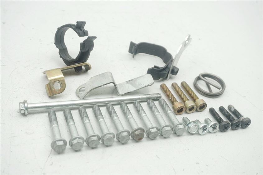 VESPA GTS 250 i.e. TORNILLOS TAPA MOTOR DERECHA TAPA ALTERNADOR ESTATOR