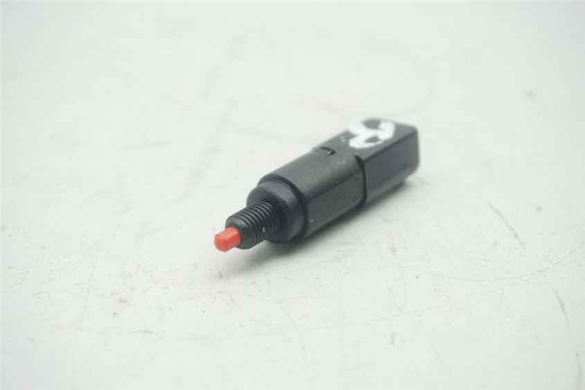 VESPA GTS 250 i.e. INTERRUPTOR LUZ FRENO DERECHO