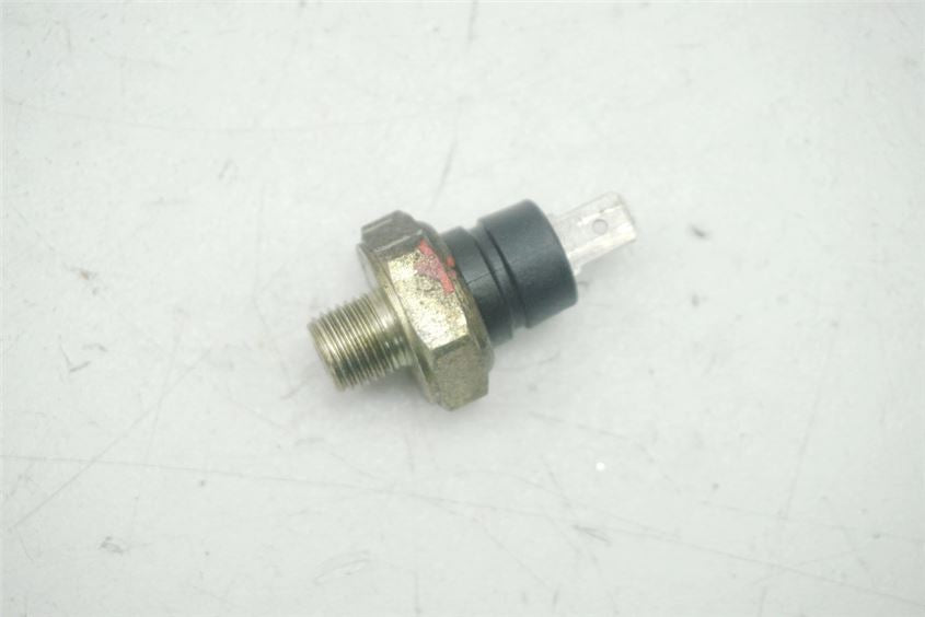 VESPA GTS 250 i.e. INTERRUPTOR DE PRESIÓN DE ACEITE