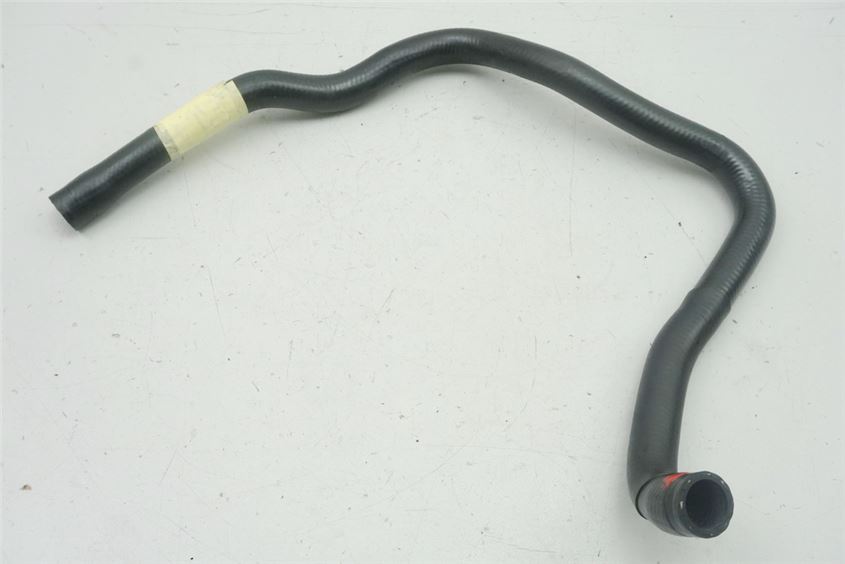 VESPA GTS 250 i.e. MANGUERA DE RADIADOR TERMOSTATO -> DISTRIBUIDOR IZQUIERDO