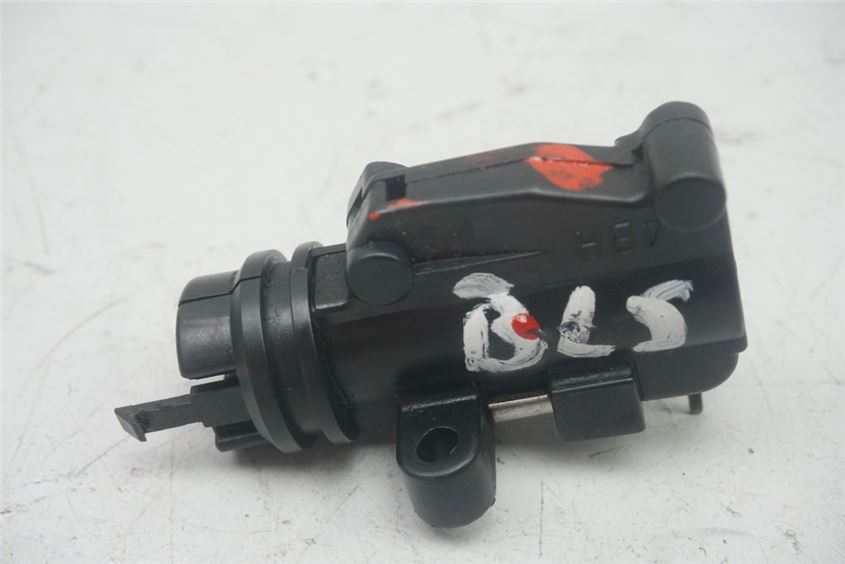 INTERRUPTOR DE LUZ DE FRENO DELANTERO YAMAHA XJ 600 S RJ01 DIVERSION