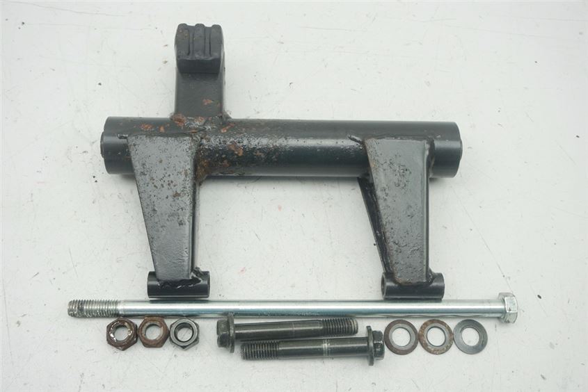 PEUGEOT KISBEE 50 4 TIEMPOS SOPORTE MOTOR EJE PERNO SOPORTE MOTOR TORNILLOS