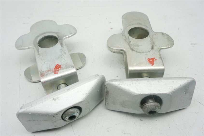 SUZUKI GSF 600 BANDIT GN77AB CHAIN TENSIONER SWINGARM