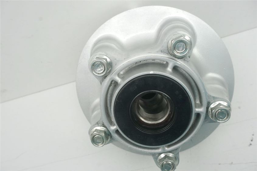 SUZUKI GSF 600 BANDIT GN77AB PORTACORONAS SOPORTE PIÑÓN CORONA