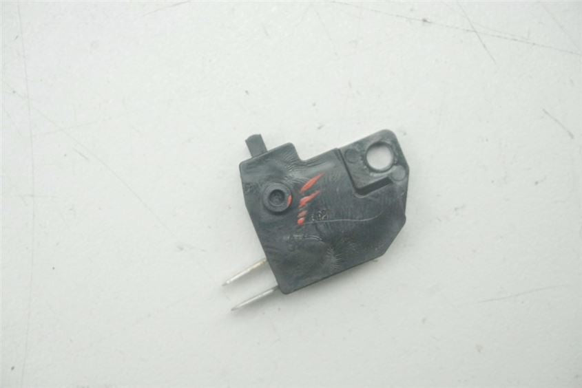 SUZUKI GSF 600 BANDIT GN77AB INTERRUPTOR DE LUZ DE FRENO DELANTERO
