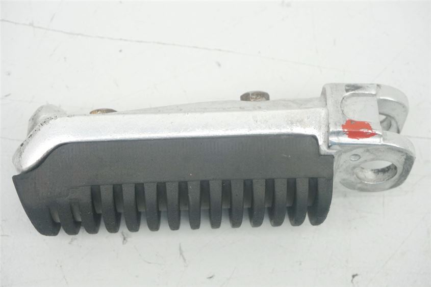 SUZUKI GSF 600 BANDIT GN77AB FOOTREST RIDER LEFT FOOTREST