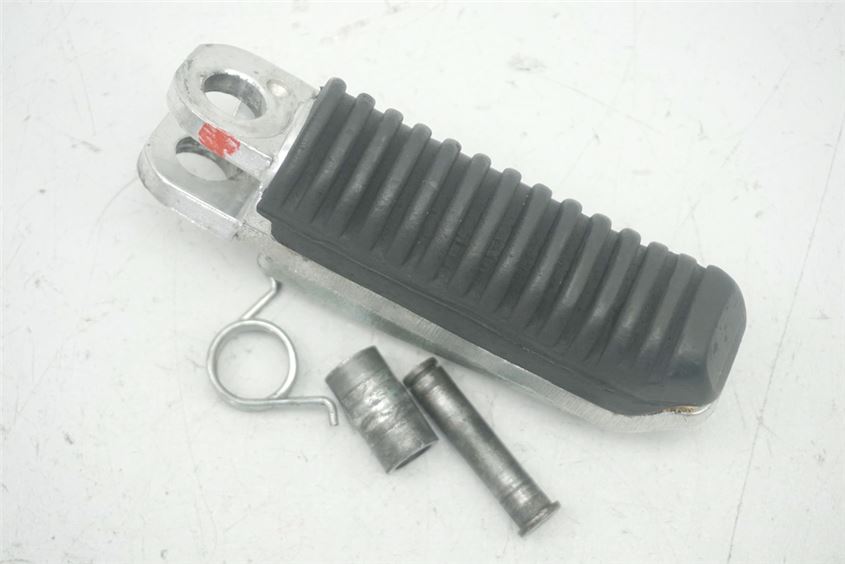 SUZUKI GSF 600 BANDIT GN77AB ESTRIBERA CONDUCTOR DERECHA
