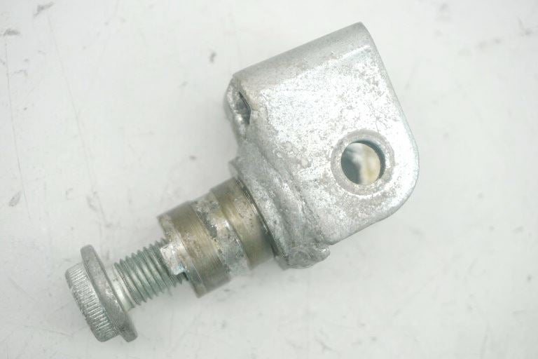 SUZUKI GSF 600 BANDIT GN77AB FOOTREST BRACKET DRIVER LEFT JOINT
