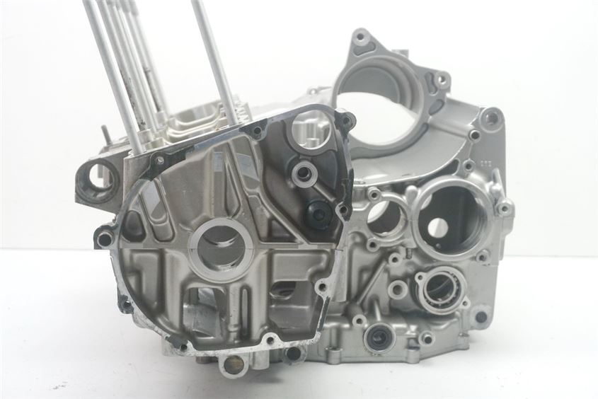 SUZUKI GSF 600 BANDIT GN77AB ENGINE HOUSING ENGINE BLOCK CRANKCASE