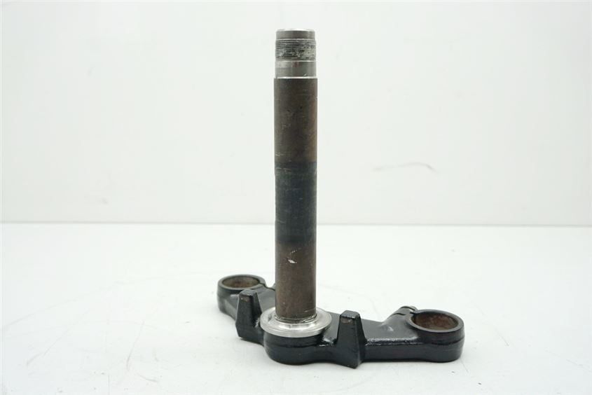 SUZUKI RG 80 GAMMA NC11A LOWER TRIPLE CLAMP FORK