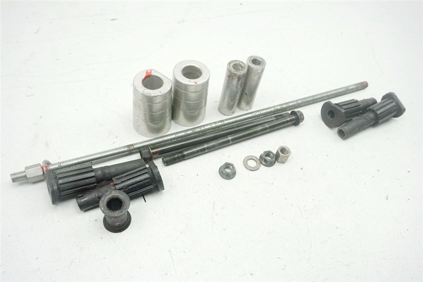 KAWASAKI ER 5 TWISTER ER500A HALTERUNG MOTOR ACHSE BOLZEN SCHRAUBEN STURZPADS