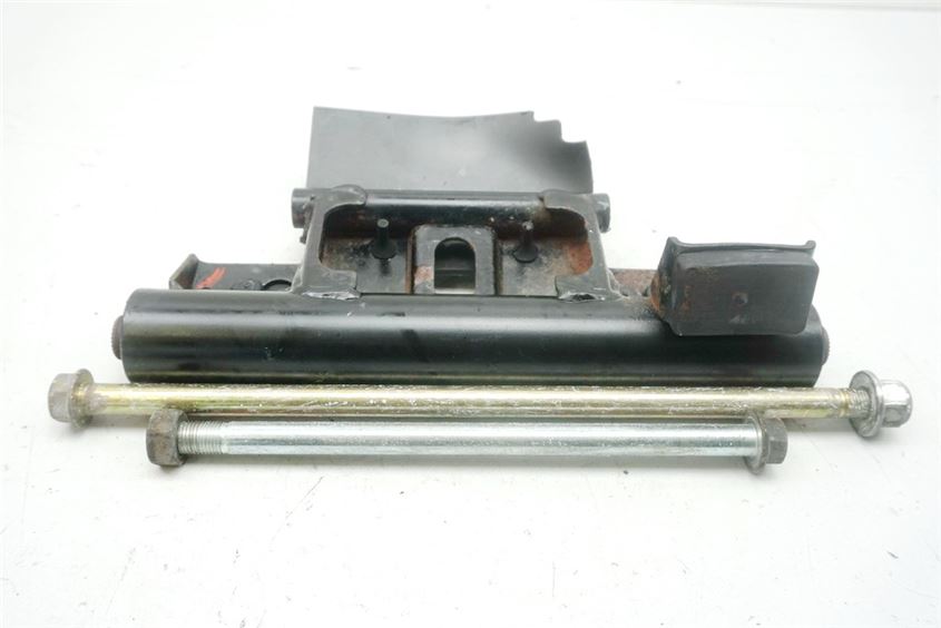 SUZUKI UH 125 CC BURGMAN K7-L3 ENGINE AXLE BOLT MOUNT ENGINE MOUNT