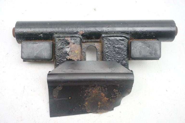 SUZUKI UH 125 CC BURGMAN K7-L3 ENGINE AXLE BOLT MOUNT ENGINE MOUNT