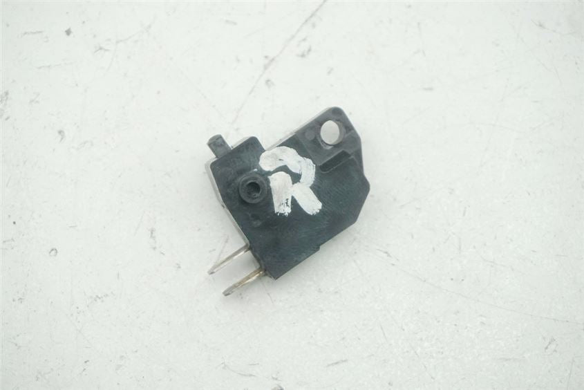 SUZUKI UH 125 CC BURGMAN K7-L3 INTERRUPTOR DE LUZ DE FRENO DERECHO