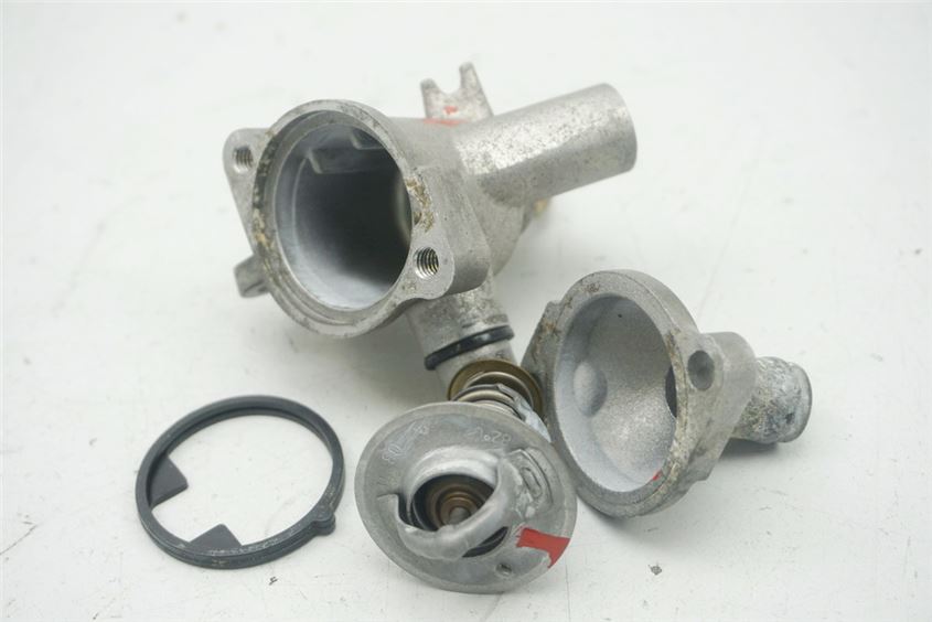 HONDA FES 125 JF12 PANTHEON TERMOSTATO CAJA DEL TERMOSTATO