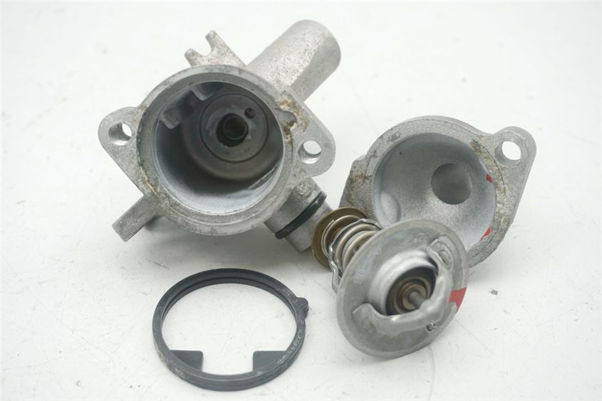 HONDA FES 125 JF12 PANTHEON TERMOSTATO CAJA DEL TERMOSTATO