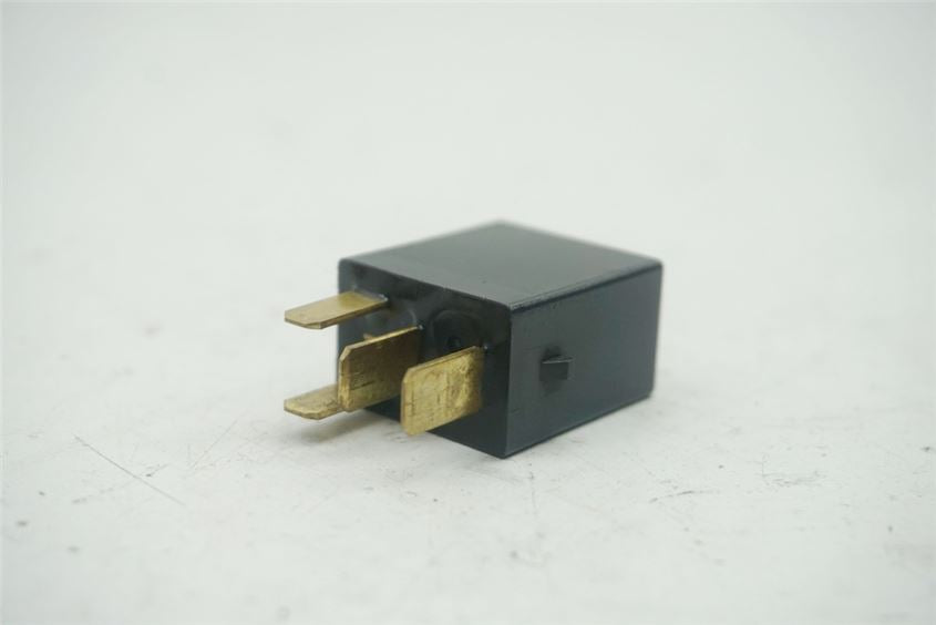 HONDA FES 125 JF12 PANTHEON RELÉ OMRON - CONJUNTO