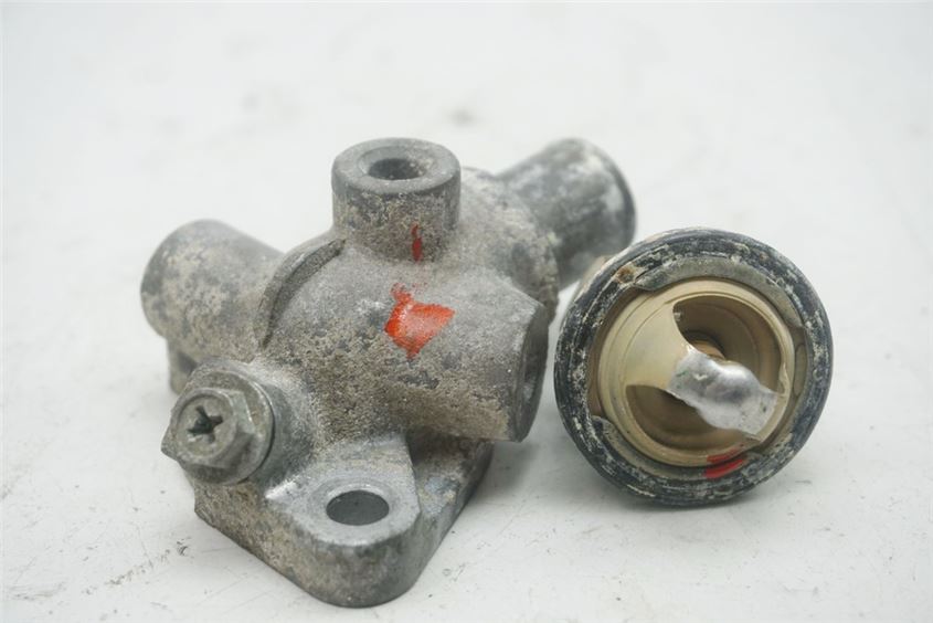 SUZUKI UH 125 CC BURGMAN K7-L3 TERMOSTATO CAJA DEL TERMOSTATO