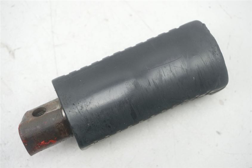 KAWASAKI Z 440 KZ 440 D FOOTREST RIDER RIGHT