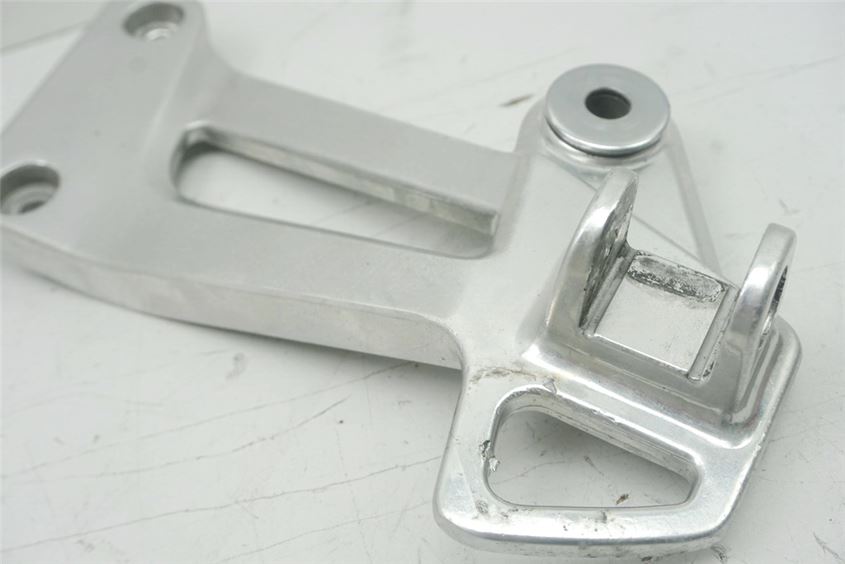 YAMAHA XJR 1200 4PU SP SOPORTE POSAPIÉS PASAJERO DERECHO SOPORTE POSAPIÉS