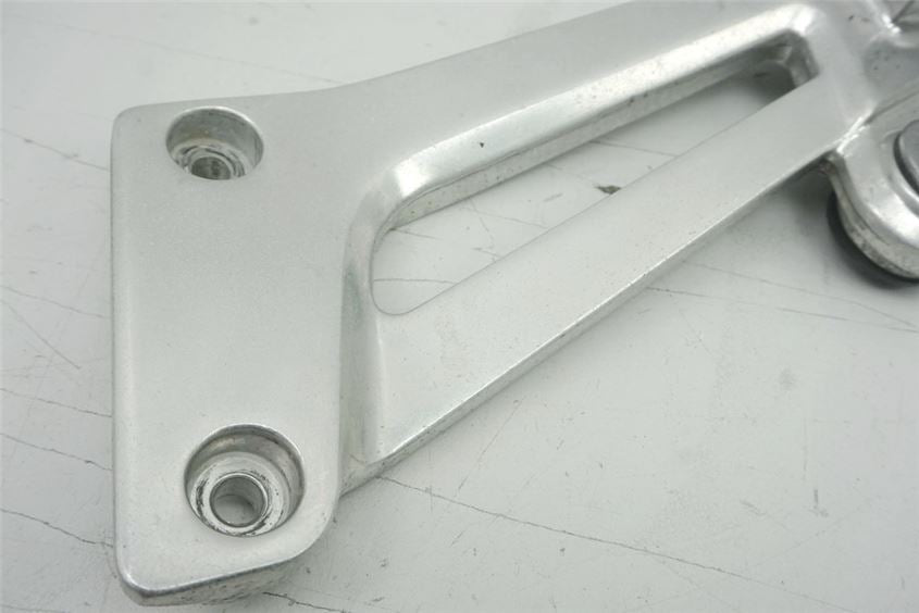 YAMAHA XJR 1200 4PU SP SOPORTE ESTRIBERA PASAJERO IZQUIERDO SOPORTE ESTRIBERA