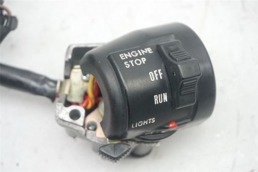 KAWASAKI Z 440 KZ 440 D INTERRUPTOR DERECHO MANILLAR INTERRUPTOR DE PARADA