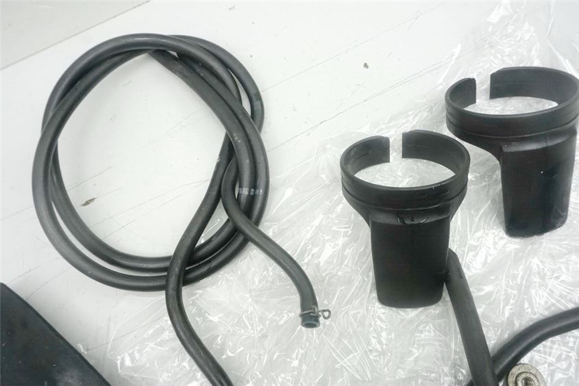 YAMAHA XJR 1200 4PU SP TORNILLOS Y PIEZAS PEQUEÑAS