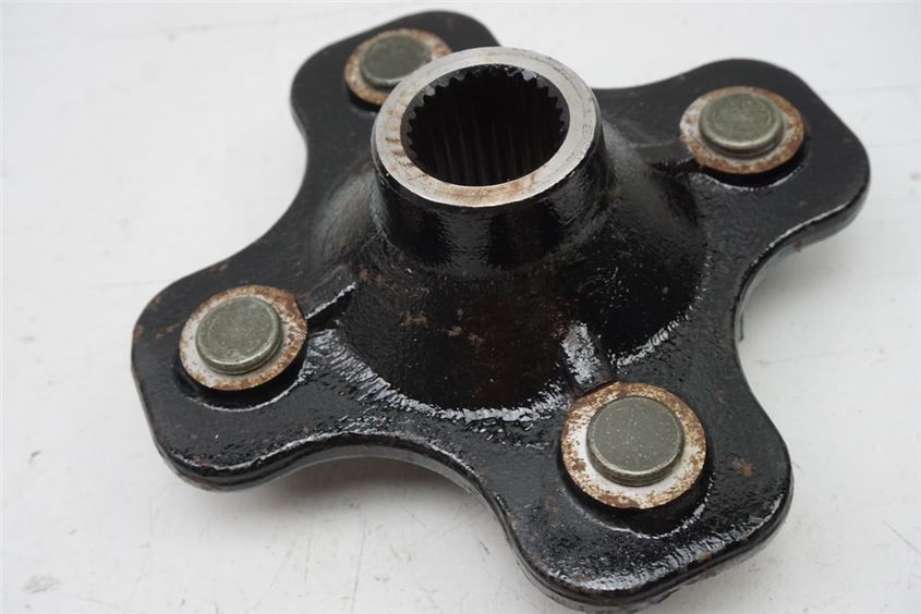 CF MOTO CF500 - 5A CFORCE 4x4 BUJE RUEDA TRASERO IZQUIERDO SOPORTE LLANTA