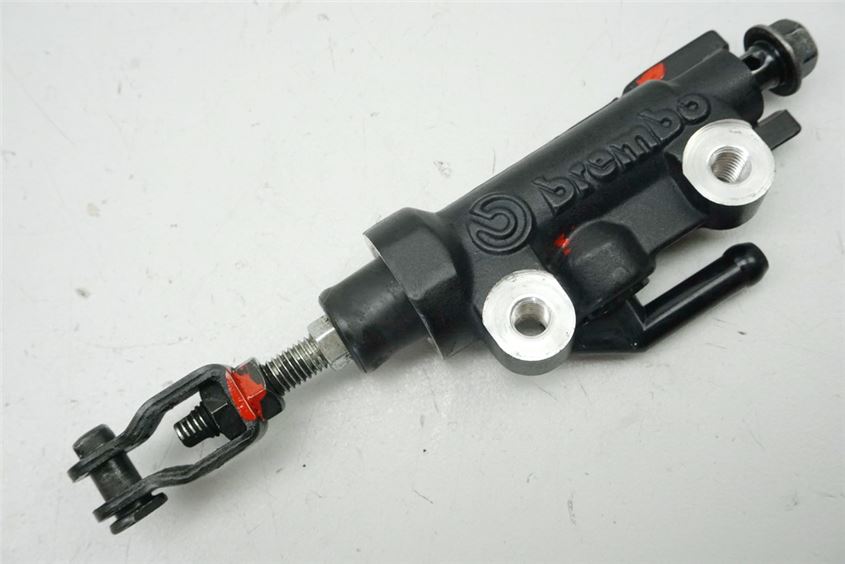 YAMAHA FZ6 S RJ14 S2 CILINDRO MAESTRO FRENO TRASERO BOMBA DE FRENO BREMBO