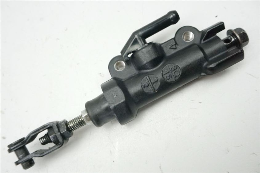 YAMAHA FZ6 S RJ14 S2 CILINDRO MAESTRO FRENO TRASERO BOMBA DE FRENO BREMBO