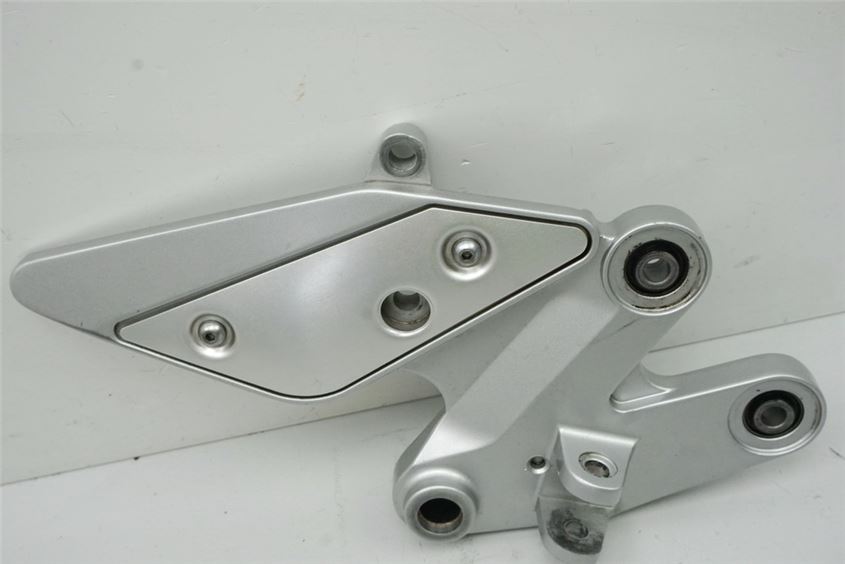 YAMAHA FZ6 S RJ14 S2 SOPORTE ESTRIBERA CONDUCTOR DERECHO SOPORTE ESTRIBERA PLACA