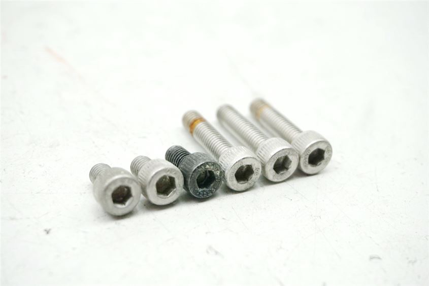 YAMAHA FZ6 S RJ14 S2 TORNILLOS TAPA DEPÓSITO