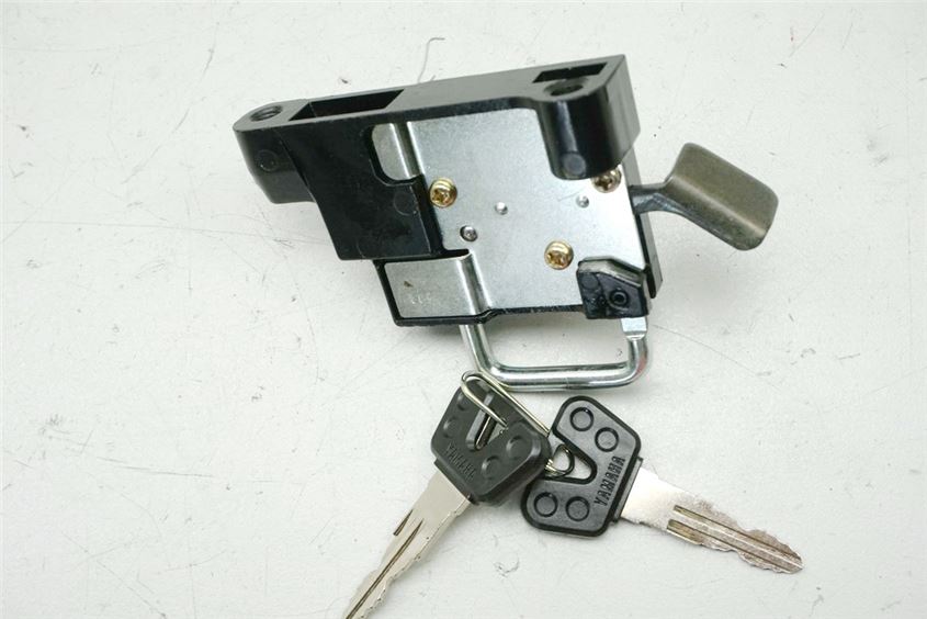 YAMAHA NOS XJ750 XJ1100 82 - 83 HELMSCHLOß SITZ SCHLOß - 4L0-24705-00